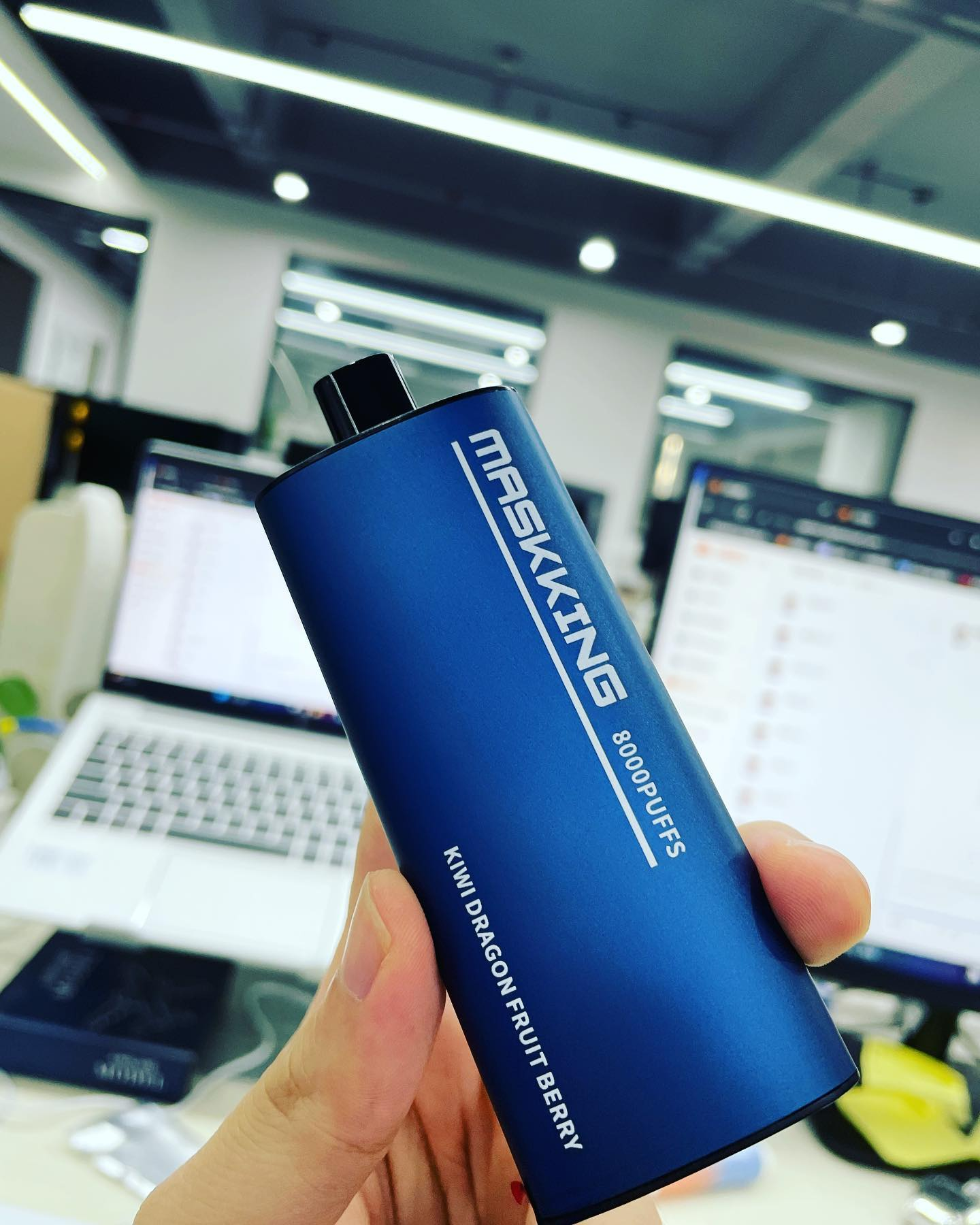 Masking Apex 8000 Puffs Bar Vaporizer Disposable Electronic Cigarette 